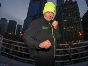 Украинцы обматерили Усика из-за носков с маркой туалетной бумаги