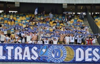 Ультрас »Десны» напали на стюардов во время матча с »Динамо» в УПЛ. Видео