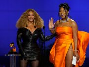 Рекорд Бейонсе, BLM и диджей из Казахстана: в США вручили «Грэмми»