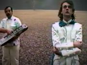 «Нашел на антресоли»: исполнитель песни «На заре» о вирусном хите, музыке ИИ и Егоре Летове