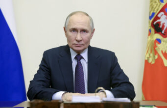 Опубликовано архивное видео прямой линии Путина с украинцами