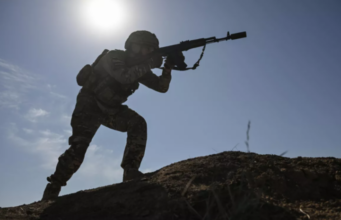 ТАСС: более 100 десантников ВСУ попытались контратаковать в Курской области