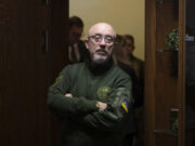 Боуз напомнил об увольнении главы МО Украины из-за коррупционных скандалов