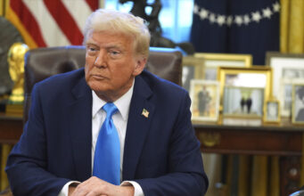 Уолтц: Трампа разочаровала реакция Украины на предложение возместить деньги