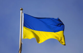 Песков заявил, что Украина склонна к бесконтрольному иждивенчеству