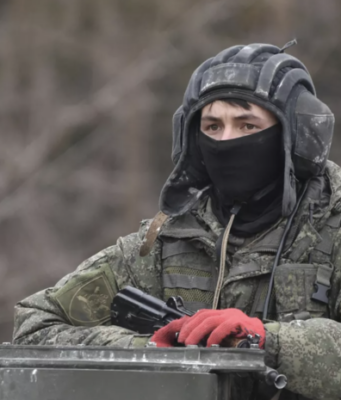 Российские бойцы взяли под контроль микрорайон Северный города Часов Яр