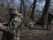 ТАСС: командиры ВСУ отдают приказы добивать своих раненых солдат в Судже