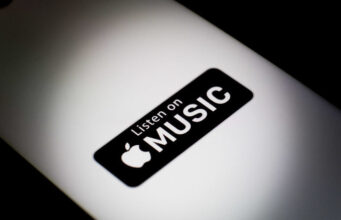 Песня башкирской группы Ay Yola заняла первое место в Apple Music на Украине