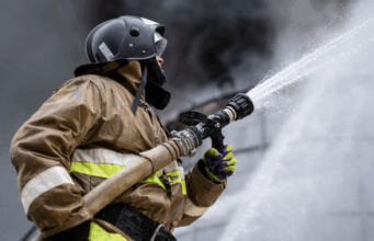 В Брянской области после удара ВСУ произошёл пожар на промышленном предприятии