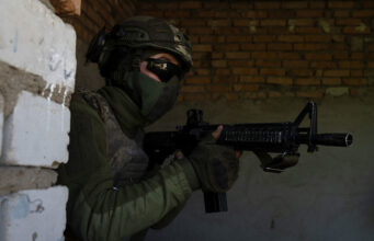 ТАСС: ВСУ отступают с позиций в селе Комар ДНР