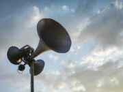 В восьми областях Украины объявили воздушную тревогу