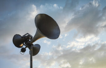 В восьми областях Украины объявили воздушную тревогу