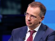 Мединский: семьи украинского руководства хорошо себя чувствуют за границей