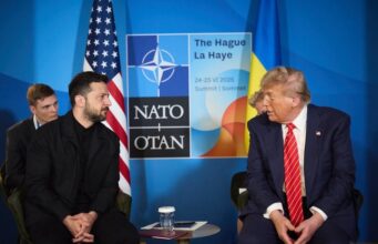 Дубинский: Трамп дал понять Зеленскому, что не будет помогать Украине