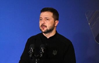 Зеленский включил журналистку Латынину в санкционный список