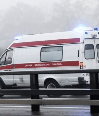 При атаке дрона ВСУ на микроавтобус в Херсонской области погиб человек