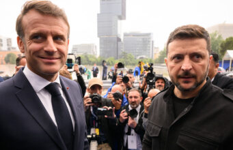 Зеленский обсудил с Макроном возможную встречу с Путиным