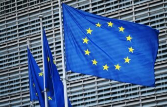 Дагделен: Запад препятствует мирному решению украинского конфликта