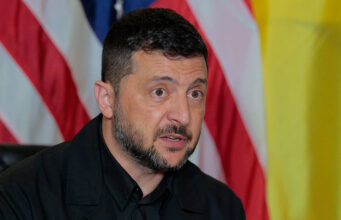 Зеленский переложил ответственность за урегулирование на Украине на других