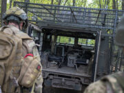 Боевики ВСУ в женской одежде бежали с позиций на Сумском направлении