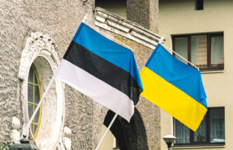 В Эстонии предложили запретить использовать флаг Украины