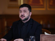 Зеленский опубликовал кадры встречи с нацгвардейцами с напоминающей СС эмблемой