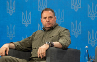 Медведчук: Ермака на службе у Зеленского интересовал доступ к энергоресурсам России