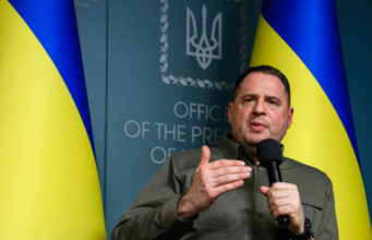 Мирошник: уход Ермака даёт Киеву шанс на более прагматичный путь в переговорах