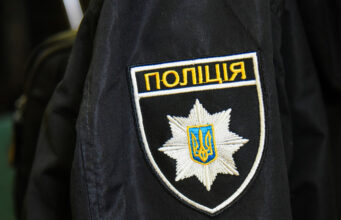 «СТРАНА.ua»: жители Одессы разбили микроавтобус ТЦК, спасая мобилизованных