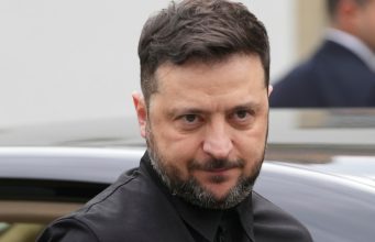 Депутат Рады Гончаренко назвал постановочным фото Зеленского во время блэкаута