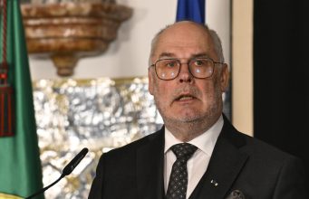 Президент Эстонии Карис: Украине придётся отказаться от территорий ради мира