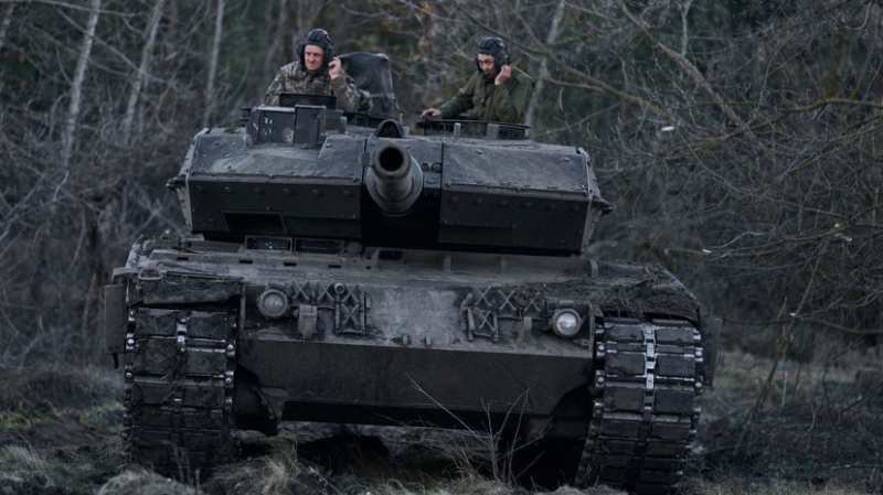 Испания отправит на Украину десять танков Leopard 2A4